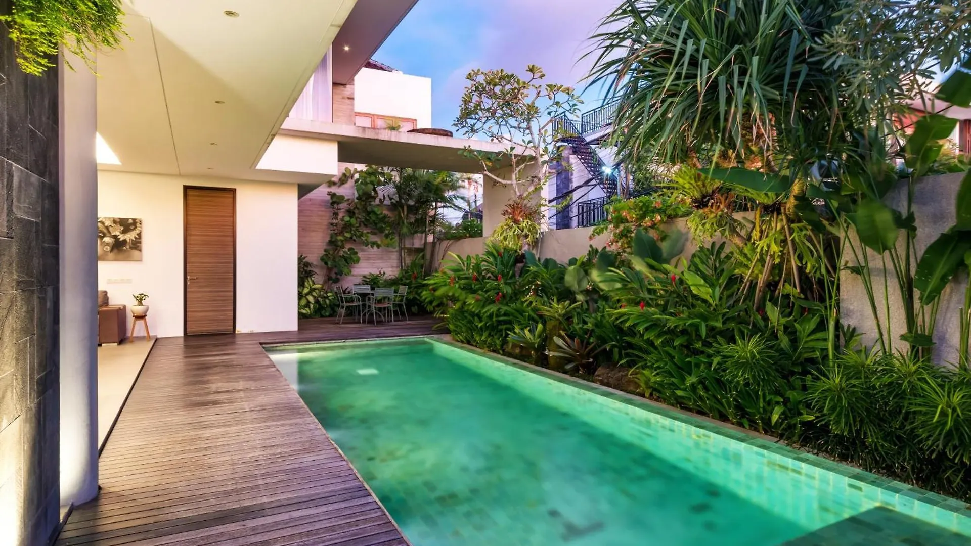 Swan Villa R Seminyak