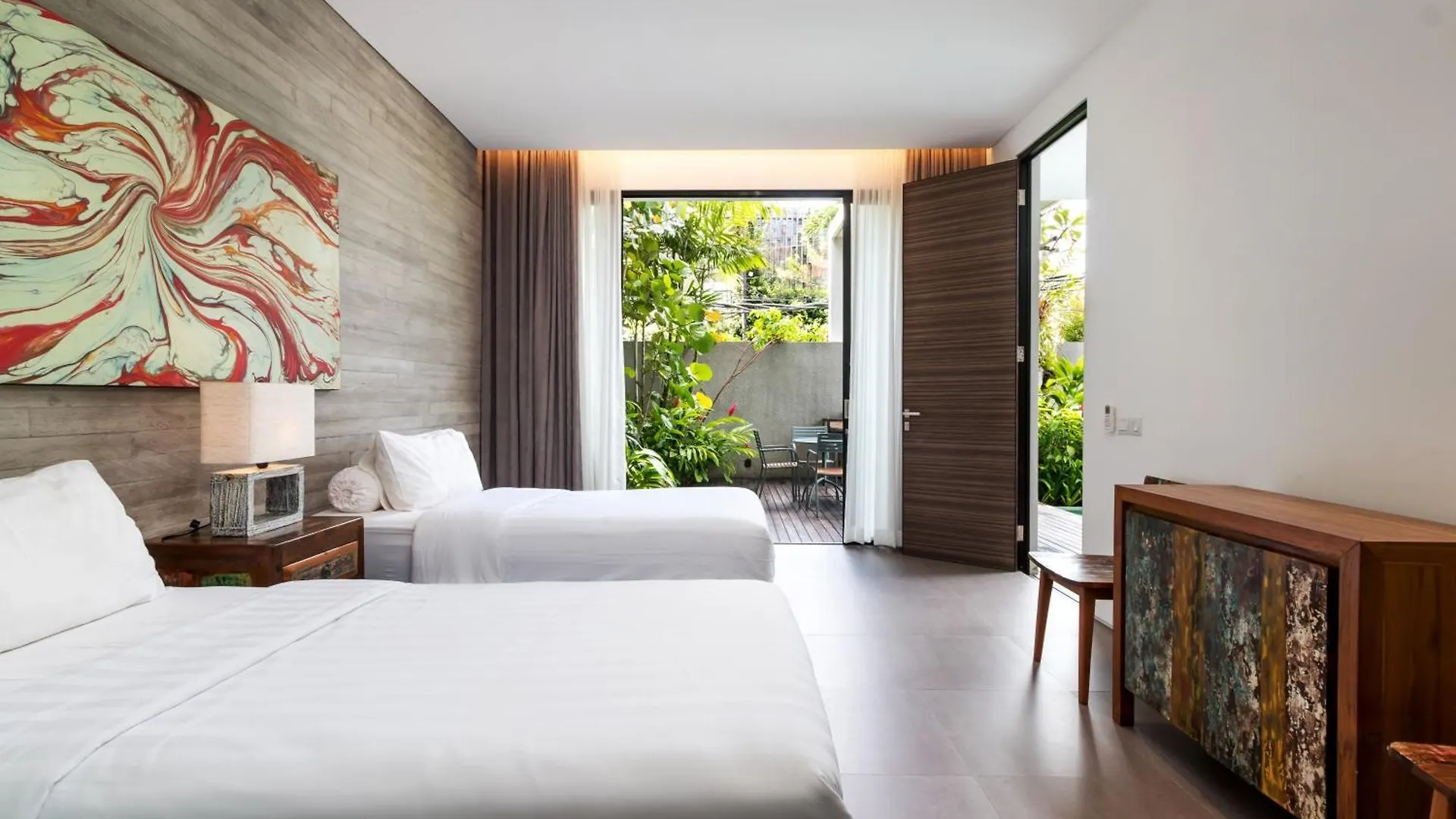 Swan Villa R Seminyak Indonesia