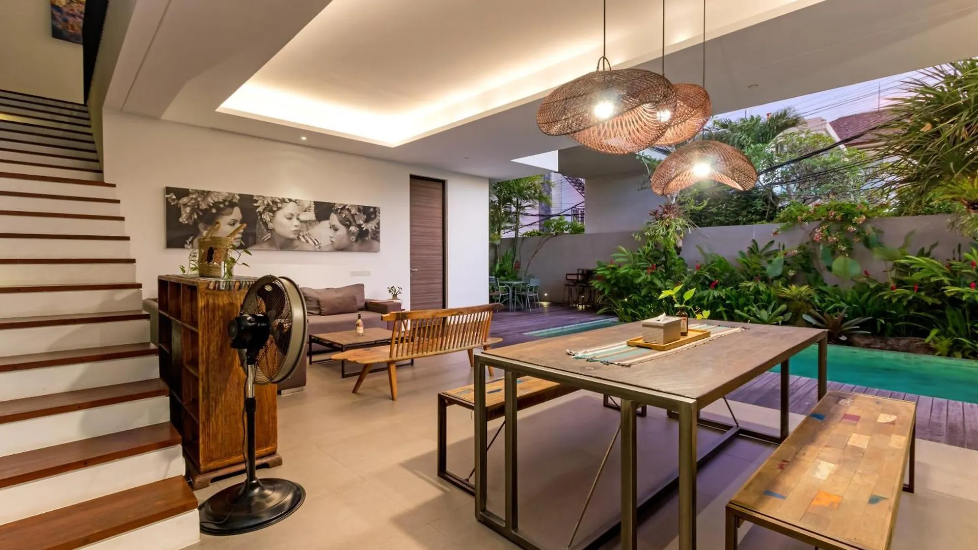 Swan Villa R Seminyak