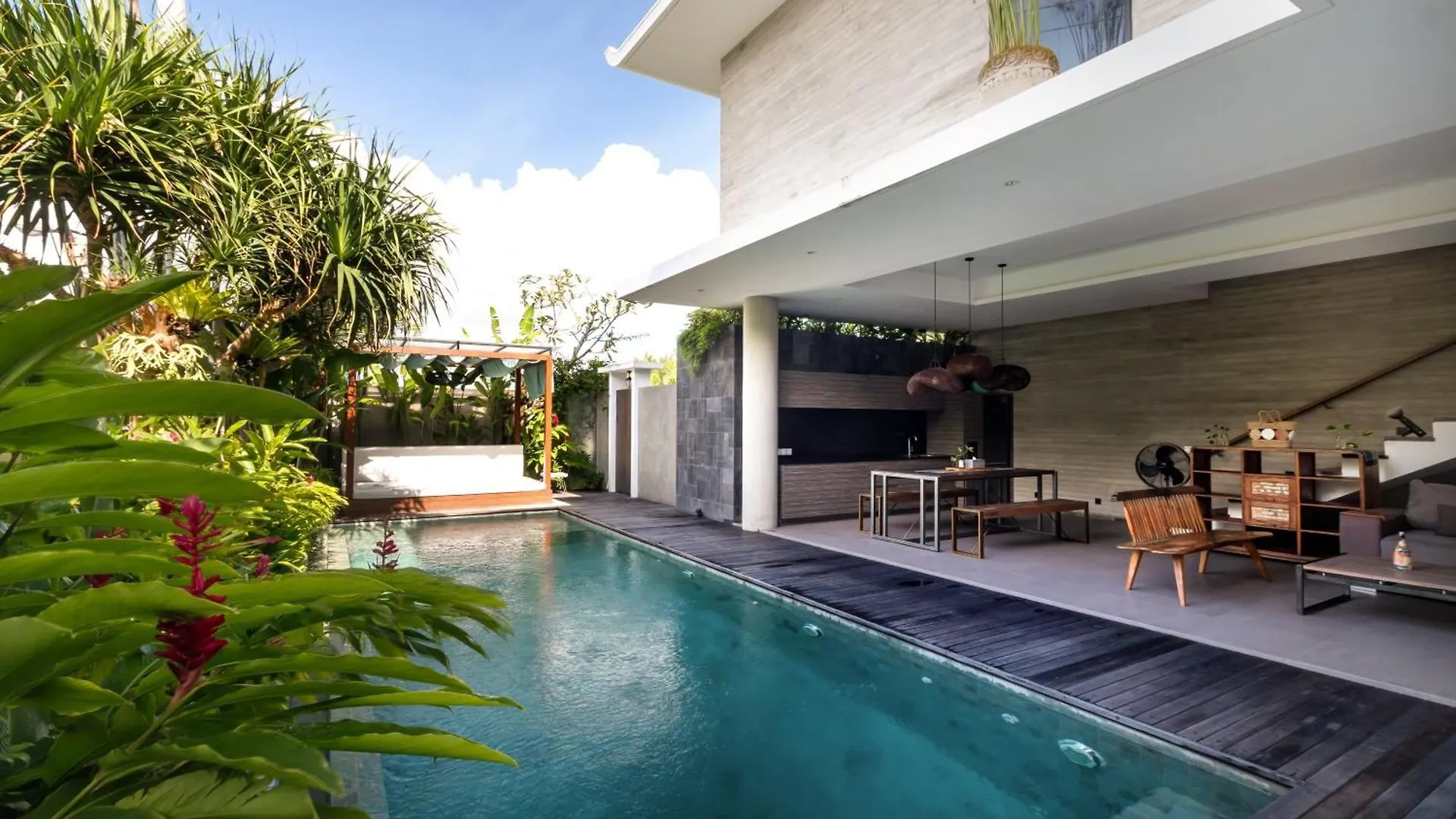 Swan Villa R Σεμινιάκ