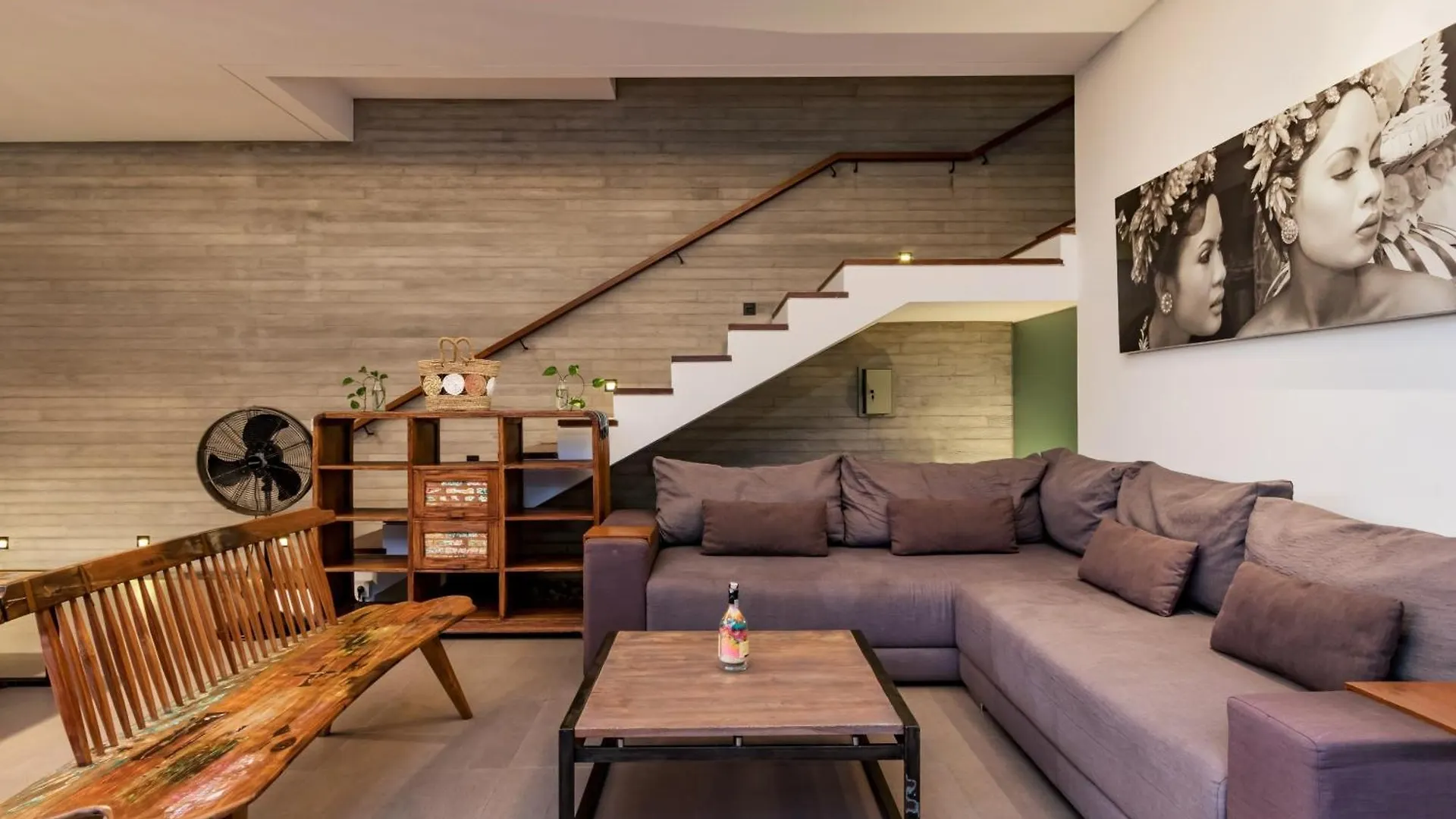 Swan Villa R Σεμινιάκ