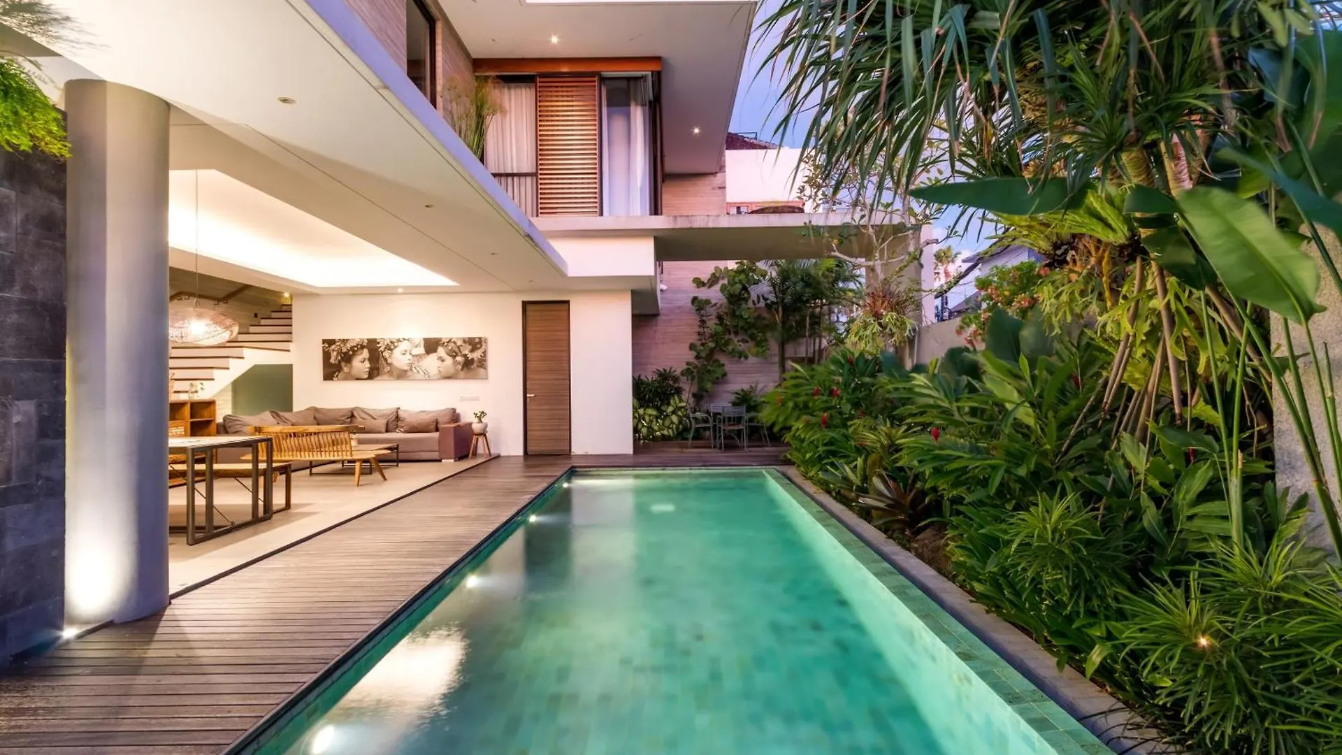 Swan Villa R Σεμινιάκ